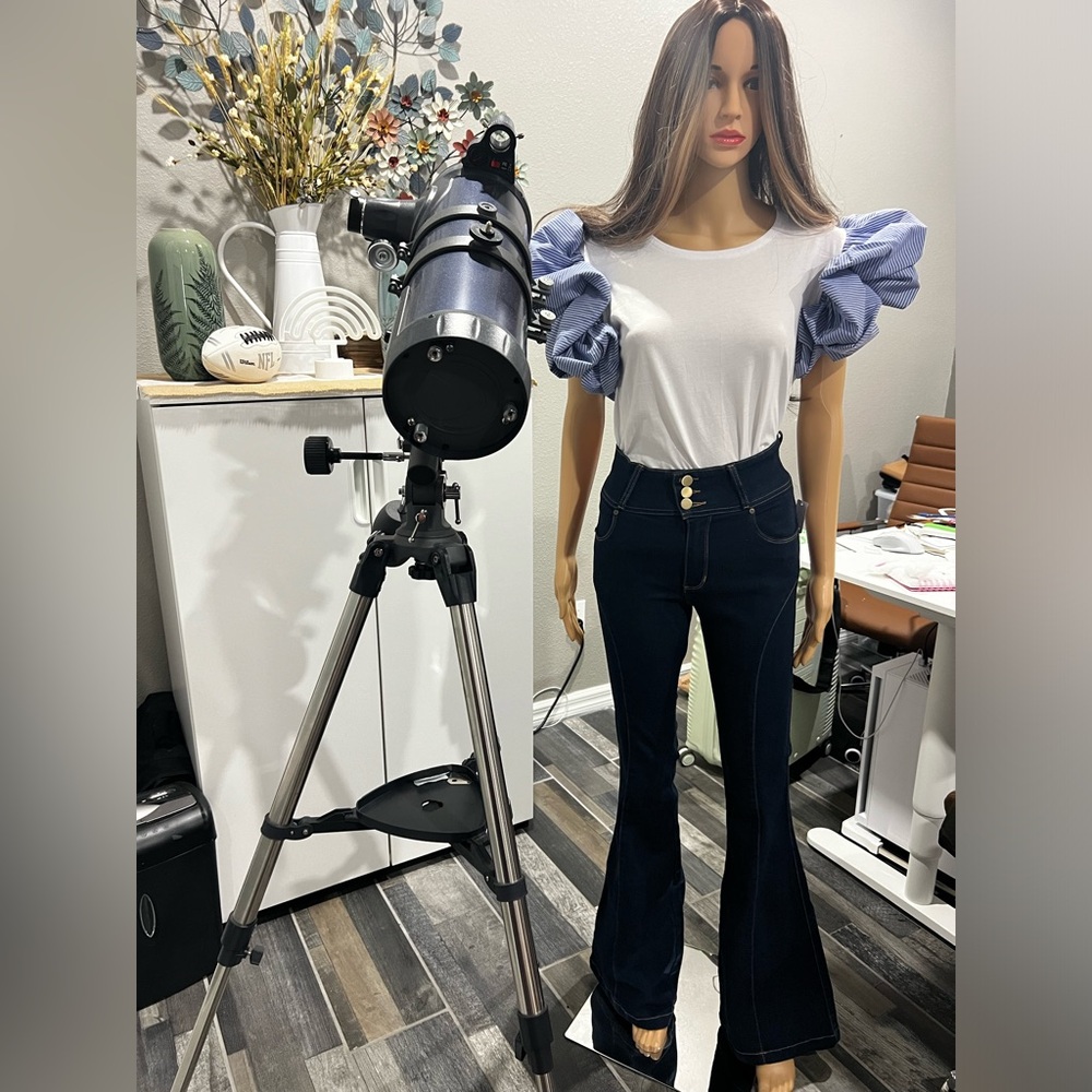 A Colombian Jean bell bottom , excellent quality and fitting